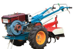 कृषकलाई हाते ट्रयाक्टर वितरण