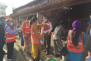 कोरोनामुक्त हुने बित्तिकै नागर्जुन न.पा उप प्रमुख ज्यु फिल्डमा ; मूल्य वृद्धि अनुगमनमा सकृय