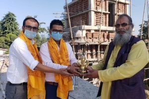 कैलाशधाम तिर्थस्थललाई ईन्भेष्टर क्लबद्धारा ५० हजार सहयोग