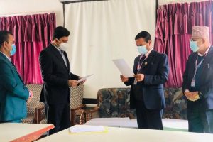 गुराँस लाइफका नवनिर्वाचित अध्यक्षद्धारा सपथ ग्रहण