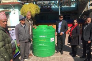 कामना सेवा विकास बैंकद्वारा दिव्येश्वरी मन्दिरलाई खानेपानी ट्याङ्की,डस्टबिन हस्तान्तरण
