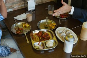 न्युयोर्कका नवनिर्वाचित मेयर जोहरान ममदानीले पहिलो दिन नेपाली मोमो खाएर इतिहास रचे