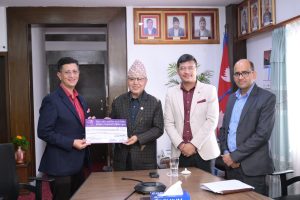 नेशनल लाईफ इन्स्योरेन्सद्धारा भौतिक पूर्वाधार पुर्ननिर्माण कोषमा एक करोड आर्थिक सहयोग