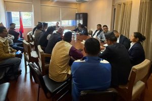 सहकारी पीडितसँग मन्त्री रावलको प्रत्यक्ष छलफल