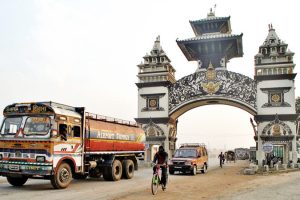 वीरगन्ज नाकामा भन्सार सेवा अवरुद्ध, एमआरपी विवादको असर