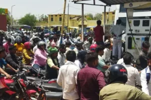 भारतमा इन्धन बिक्रीमा कडाइ, पेट्रोल पम्पबाट थोक खरिदमा रोक