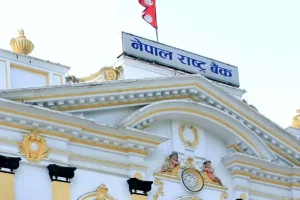राष्ट्र बैंकले बजारबाट थप २० अर्ब रुपैयाँ तरलता खिच्दै