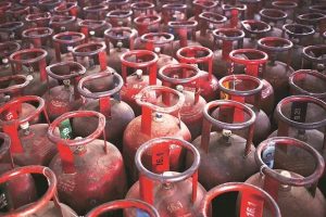 आवश्यकताभन्दा बढी एलपी ग्यास सिलिन्डर मौज्दात नराख्न आयल निगमको आग्रह