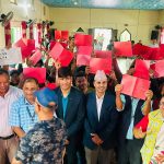 मध्यपुरथिमिका ४२१ परिवारले पाए जग्गाधनी पुर्जा