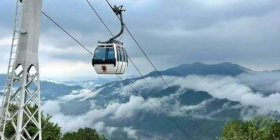 भोटेकोशी बाढीपीडितलाई मनकामना केबलकारका कर्मचारीको सहयोग