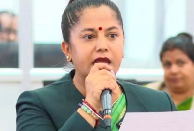 सरकारलाई नागरिकका आलोचना सुन्न सांसद थपलियाको आग्रह