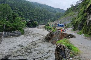 वर्षापछि नागढुंगामा सवारीसाधन रोकिए, लामो दूरीको यात्रा नगर्न आग्रह