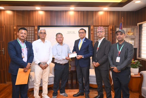 नेरूडे मिर्मिरे लघुवित्तद्वारा बाढीपीडितका लागि २८ लाख सहयोग