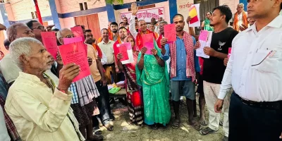 नापजाँच भएको ११ वर्षपछि धनुषाका २३३ परिवारले पाए लालपुर्जा