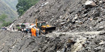 बाढी–पहिरोले चार जिल्लाका सडक प्रभावित