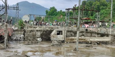 बाढी प्रभावित क्षेत्रमा विद्युत् पुनःस्थापनालाई तीव्रता, धार्चेमा अझै अवरुद्ध